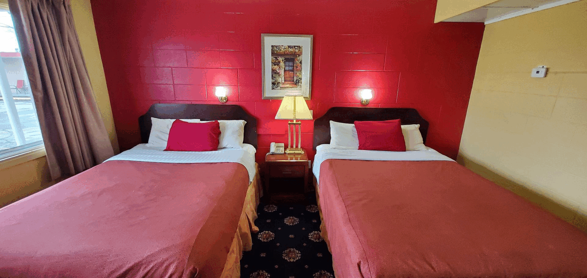 Standard 2 queen room