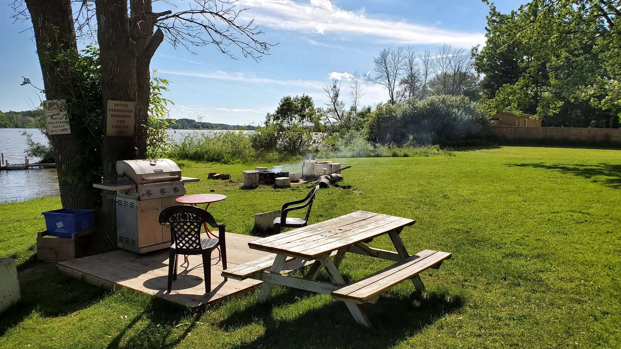 Riverview Motel river view 8
