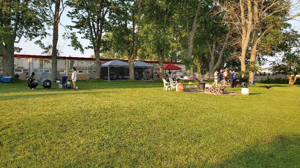 Riverview Motel river view 9
